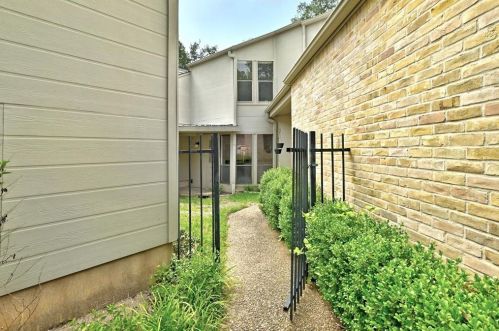 6303 Five Acre Wood St, Austin, TX 78746-7125