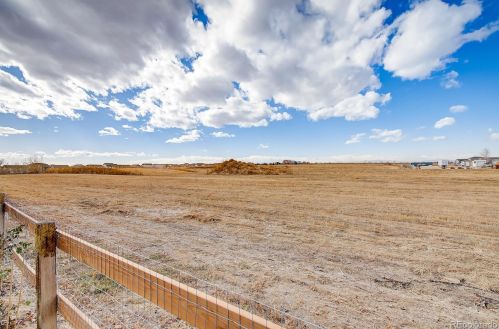 1405 102nd Ave, Greeley CO  80634-9077 exterior