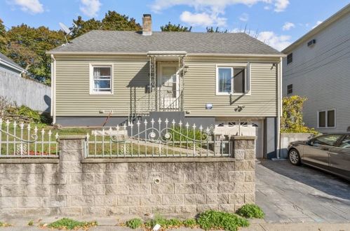 51 Herschel St, Providence, RI 02909-5510