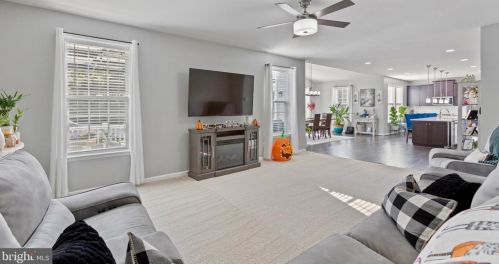 402 Chickamauga Dr, Harpers Ferry WV  25425 exterior