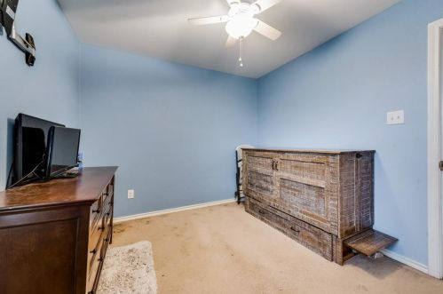 5568 Thunder Bay Dr, Fort Worth TX  76119-8505 exterior