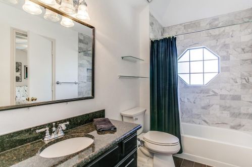 1446 Homestead Ln, Carrollton TX 75007-2991 exterior