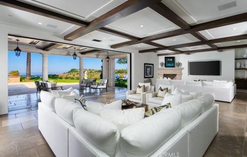 20 Black Falcon, Irvine CA  92603-0420 exterior