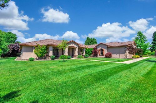 11865 Trailrider Ct, Elk Grove, CA 95624-9399