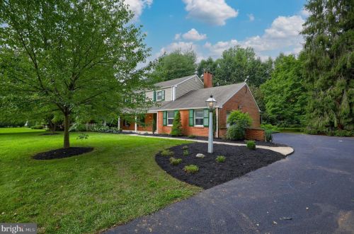 1455 Country Club Dr, Lancaster PA  17601-5211 exterior