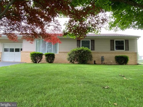 2660 Willapa Dr, York, PA 17315-4648