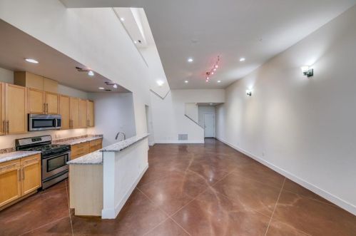 3705 Commerce St, Dallas TX  75226-1738 exterior