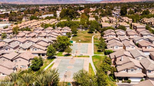 1843 Amberleaf Ln, Simi Valley CA  93065-7435 exterior