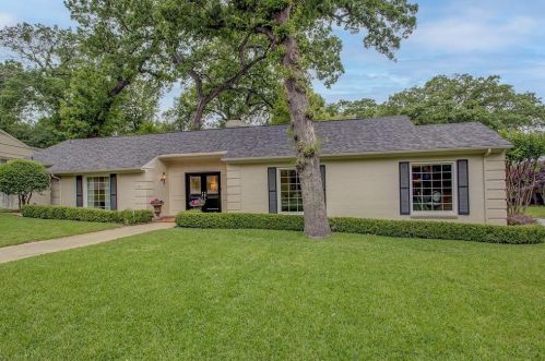 1700 Catalina Dr, Fort Worth, TX 76107-3232