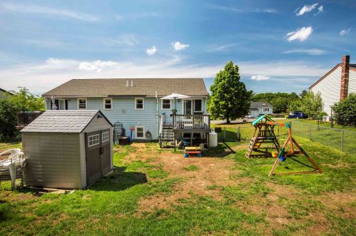 73 Derryfield Rd, Derry, NH 03038-7249