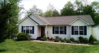 165 Posey Ln, Jacksboro, TN 37757-3911