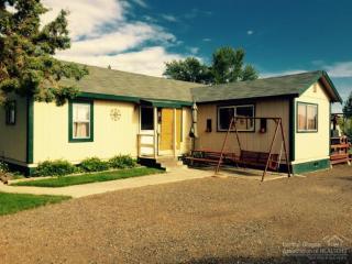 555 Yucca Ave, Eagle Crest, OR 97756-8787