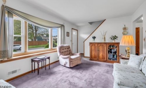 947 Boesel Ave, Manville, NJ 08835-2420