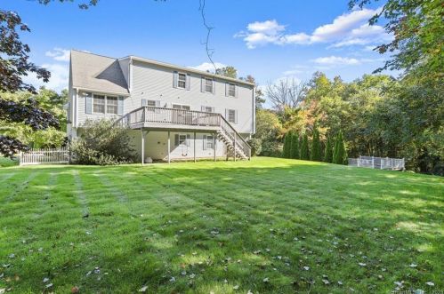 32 Monroe Rd, Huntington, CT 06484-1821