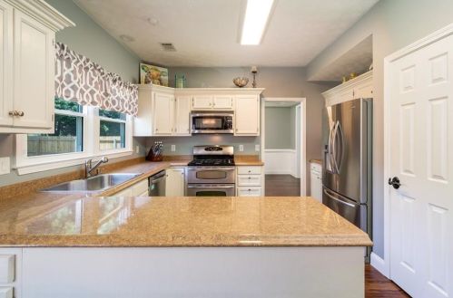 2890 Abbotts Pointe Dr, Duluth GA  30097-2166 exterior