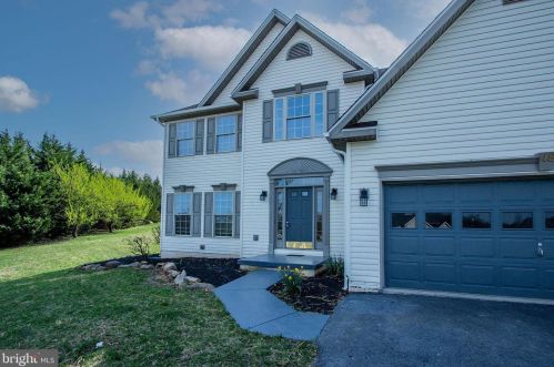 48 Lansing Ct, Falling Waters, WV 25419-4212