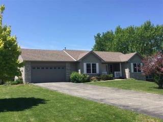 2126 Inner Circle Dr, Rockford, IL 61101-9206