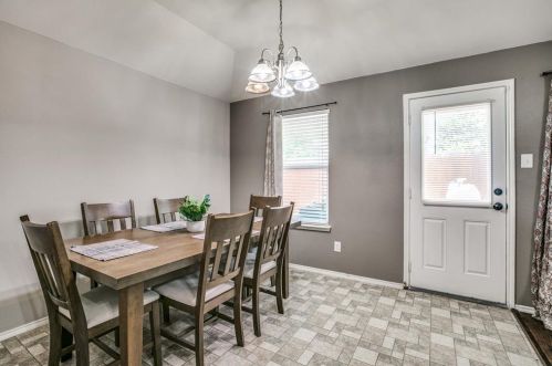 9945 Crystal Vly Way, Dallas TX  75227-5235 exterior