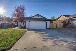 4842 Tralee Ln, Redding, CA 96001-5697