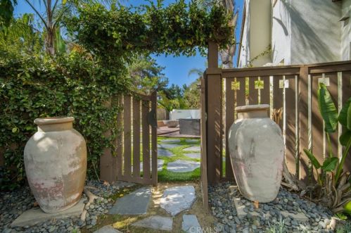 102 Plaza Via Sol, San Clemente, CA 92673-6705