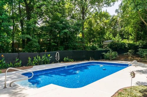 5009 Happy Hollow Rd, Atlanta GA  30360-1649 exterior