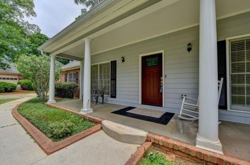 3203 Lindas Cir, Conyers GA  30013-2237 exterior