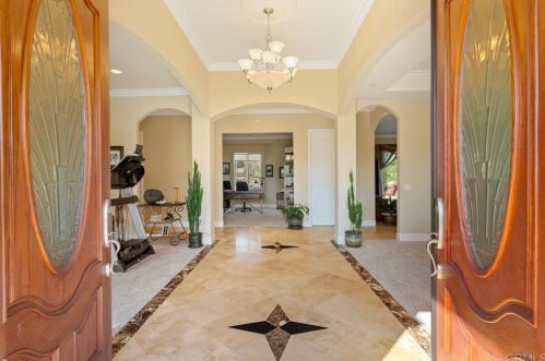 2021 Pleasant Heights Dr, Vista CA  92084-2844 exterior