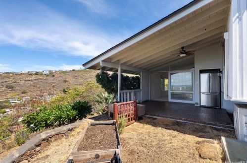 1632 Halekoa Pl, Honolulu HI 96821-1128 exterior