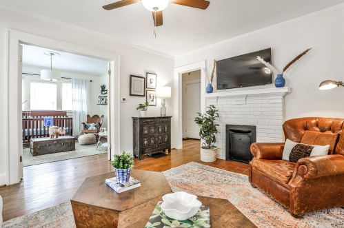 2424 Glenwood Dr, Atlanta GA  30305-4341 exterior