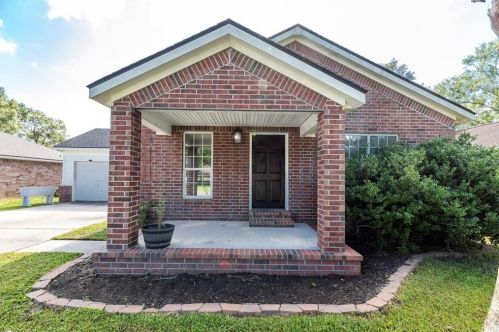 595 Pineburr St, Lakeview, TX 77662