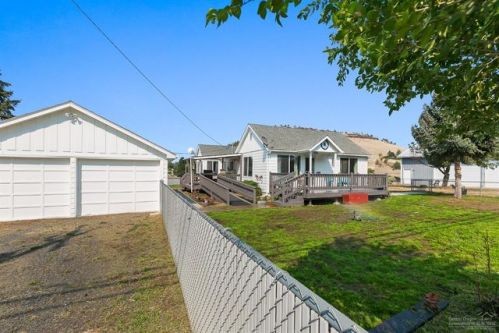 2185 Paulina Hwy, Prineville, OR 97754-9777