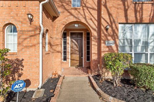 2714 Serena Ct, Garland TX  75040-3847 exterior