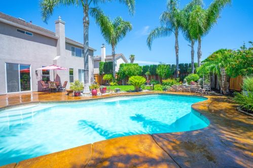 1746 Fir Dr, Los Banos CA 93635-5236 exterior