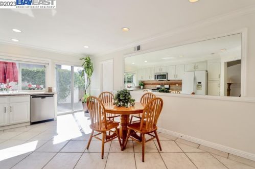 2192 Cedar Ln, Tustin, CA 92780-6903