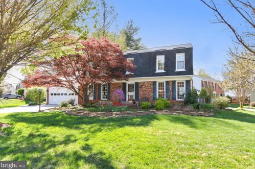 9625 Lincolnwood Dr, Springfield, VA 22015-3013