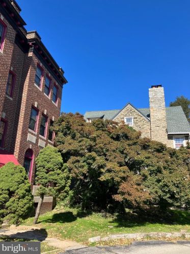 2254 Bryn Mawr Ave, Philadelphia PA 19131-2461 exterior