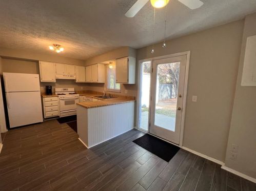 8835 Long Beach Cir, Atlanta GA  30350-2208 exterior