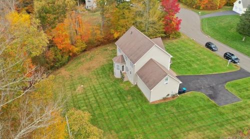 85 Nutmeg Cir, Colchester CT  06415-2314 exterior