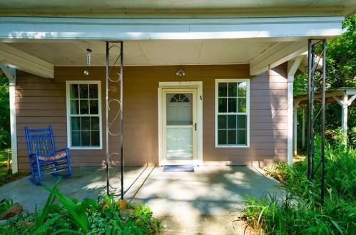 976 Ridge Ave, Stone Mountain, GA 30083-3676