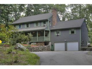 9 Woodcrest Dr, Hudson, NH 03051-3421