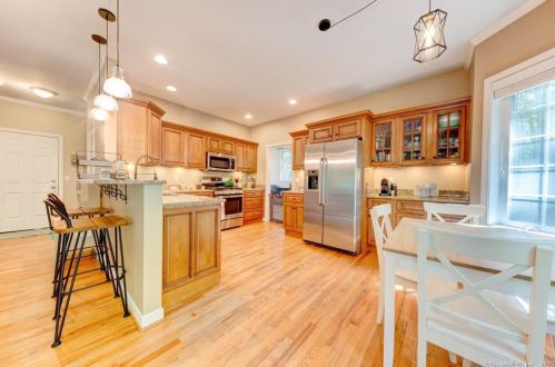 1 Crystal Ridge Dr, Ellington CT  06029-3050 exterior