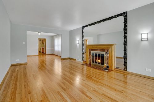 11714 Campbell Ave, Chicago, IL 60655-1520