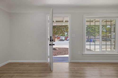 504 Roselawn Ave, Modesto CA  95351-3731 exterior