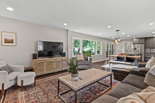 1502 Fama Dr, Atlanta GA  30329-3309 exterior