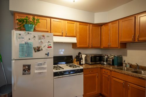 6060 Ridge Ave, Chicago, IL 60660-2372