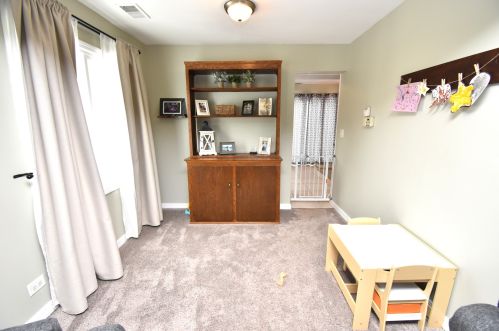 731 Sand Crk Dr, Carol Stream IL  60188-9138 exterior