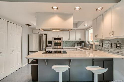 9061 Nassau Ave, Denver CO  80237-1916 exterior