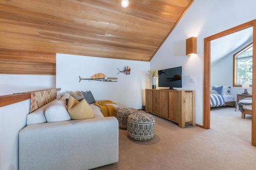 733 Conifer, Truckee CA  96161-3942 exterior