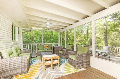 2664 Margaret Mitchell Dr, Atlanta GA  30327-1844 exterior