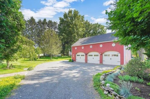 7 Deming St, Wapping, CT 06074-3613